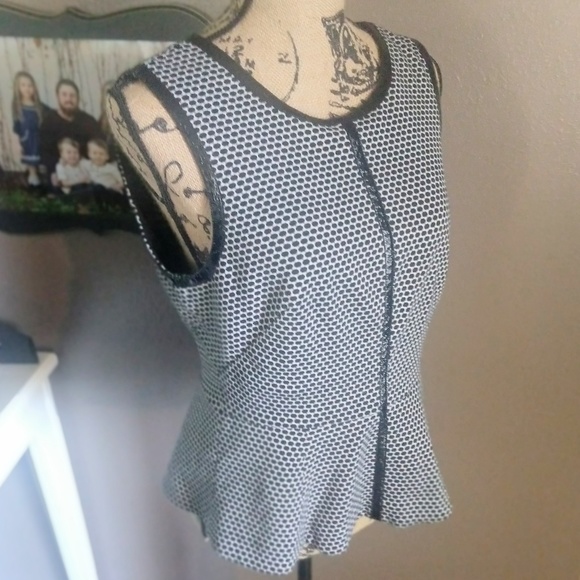 Vince Camuto Tops - Vince Camuto Peplum Top Sz M